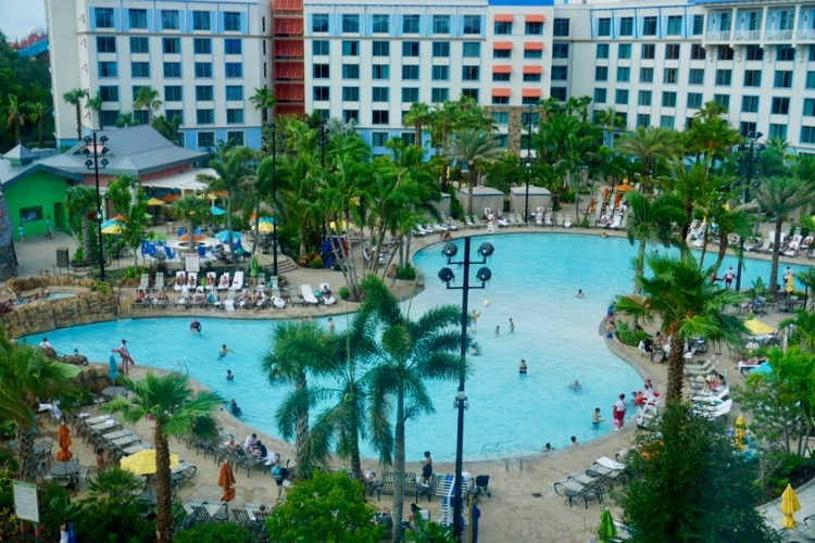 Keep reading for five best reasons to stay at Universal Studios Orlando hotels!