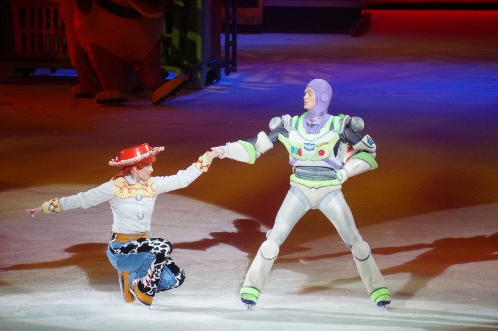 Ken wasn't the only one showing off his dance moves. Buzz and Jesse also took a whirl!