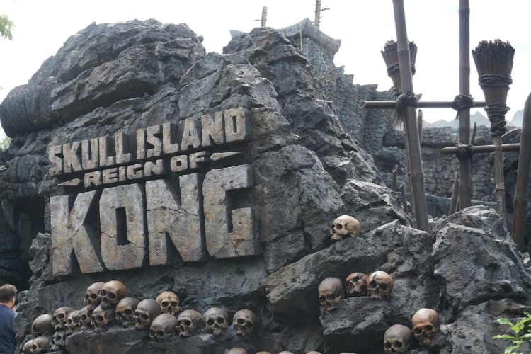 Skull Island: Reign of Kong is the newer attraction at Island's of Adventure and had a wait time of over an hour. Our wait time? Mere minutes.