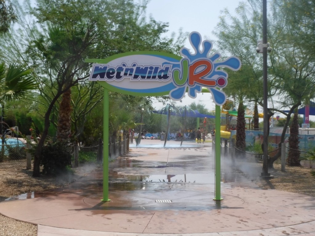 Younger children won't feel left out at Wet 'n' Wild, thanks to Wet 'n' Wild Jr, which has several kid friendly water rides.