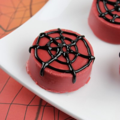 Spider-Man Food Ideas:  Oreo Cookies