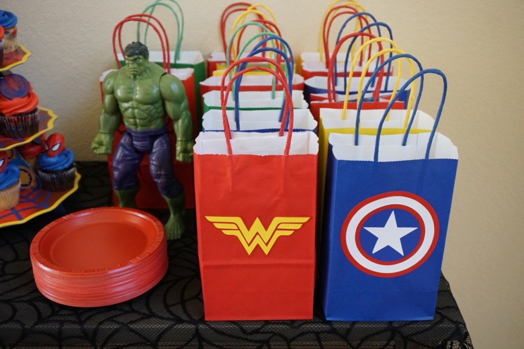 Try not to spend too much money on party favors. Kids like to keep it simple.