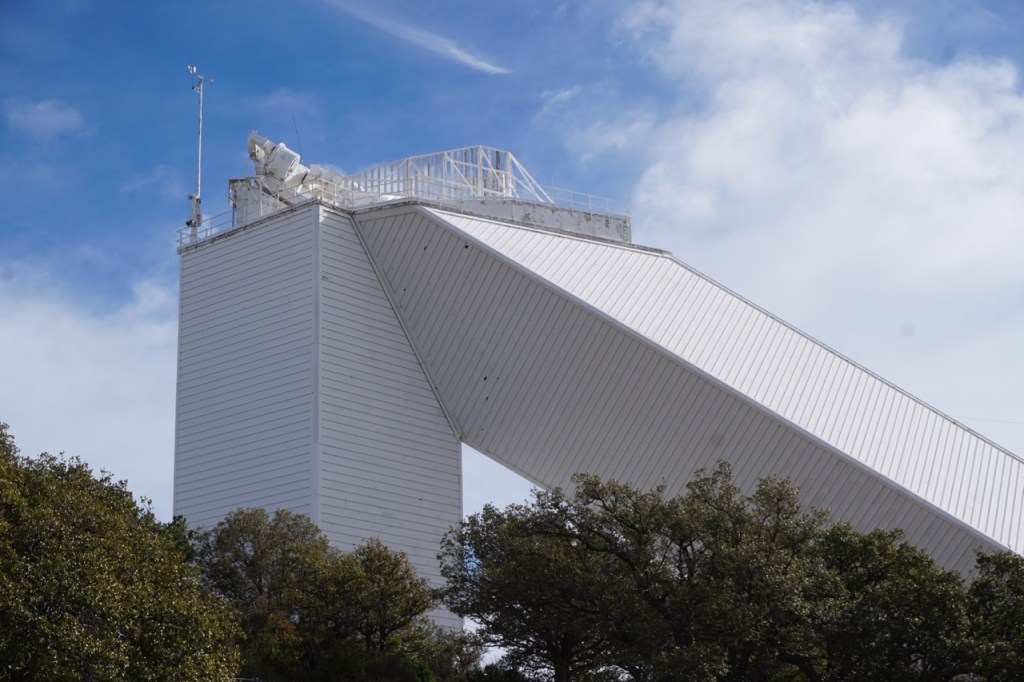Looking for places to visit near Tucson off the beaten path? Kitt Peak National Observatory is very interesting, especially for fans of astronomy. This is a picture of where the solar telescope is housed.