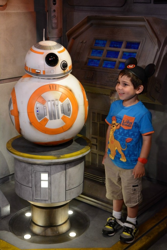 One of the best Star Wars Experiences at Disney World are the character experiences.