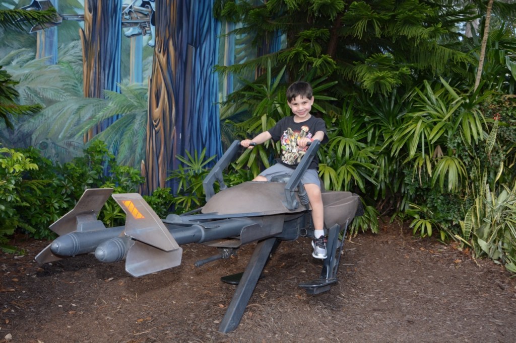 Participating in fun photo opportunities are some of the best Star Wars Experiences at Disney World.