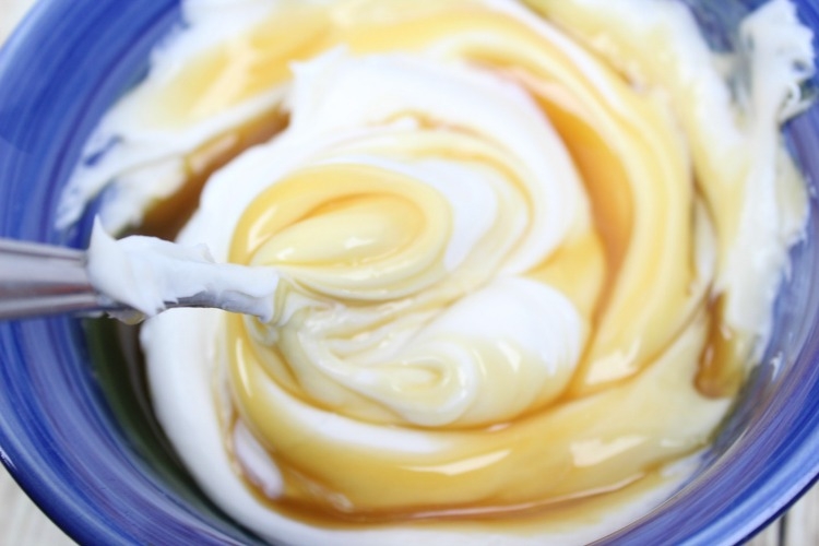 Be sure to mix the frosting with the caramel ice cream topping!