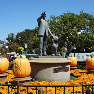 I've prepared the Ultimate Disneyland Halloween Guide to help you plan your visit!