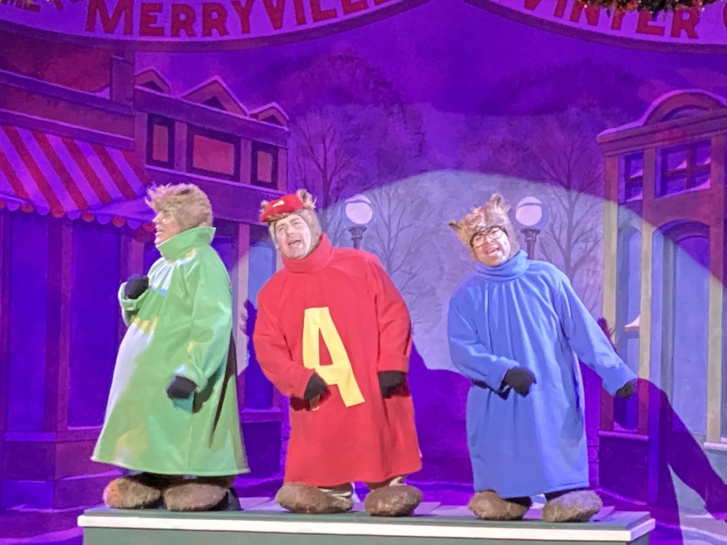 Alvin and the Chipmunks make an appearance during the olio!