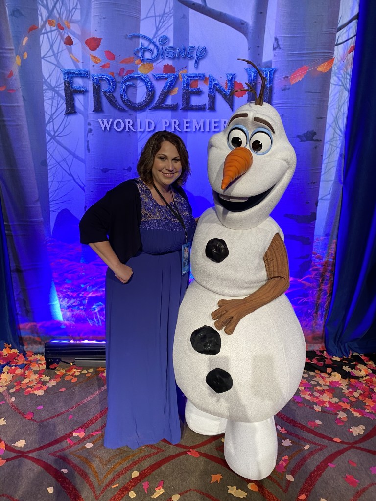 My Frozen 2 red carpet experience included a picture with Olaf!