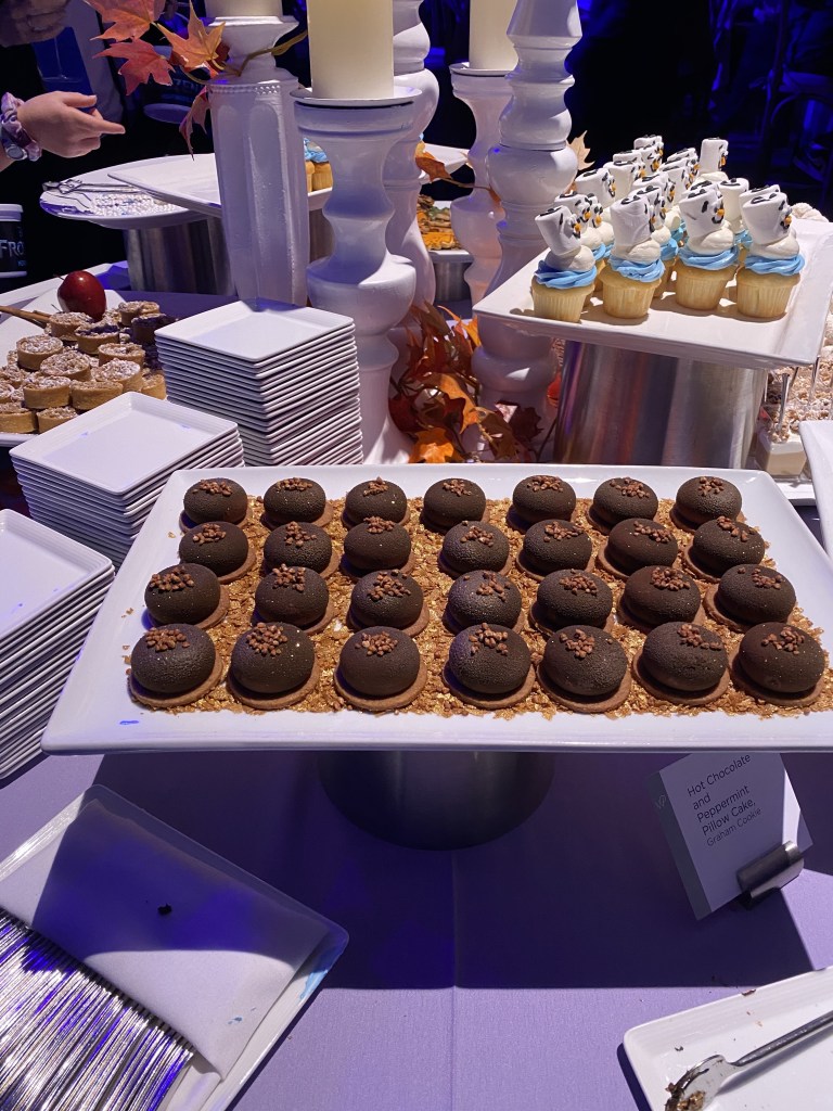 The dessert table also had Olaf cupcakes.