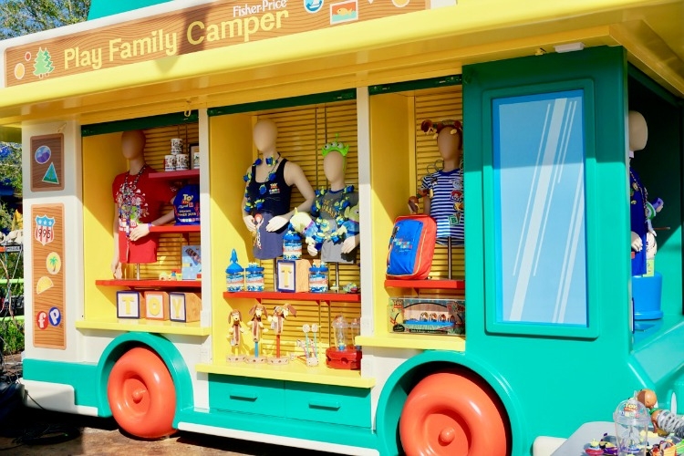There’s a wide range of merchandise available while shopping in Toy Story Land. 
