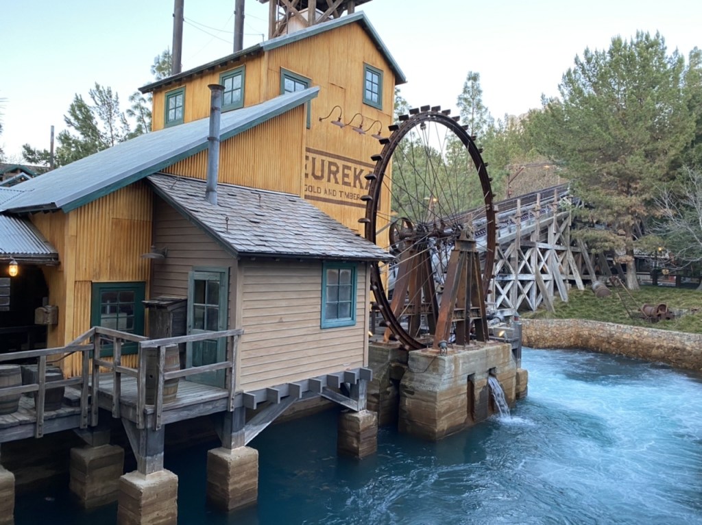 The California-theming at Disney California Adventure is perfect for the Food and Wine Festival.