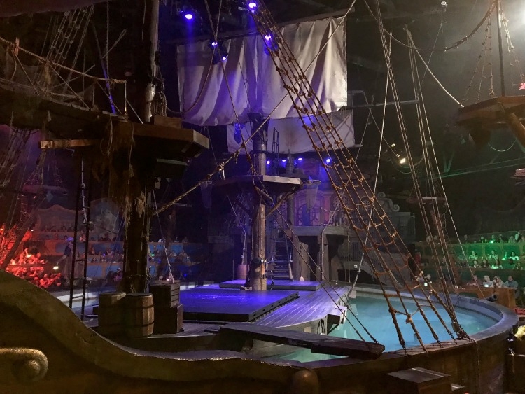 The stage looks like a pirate ship!